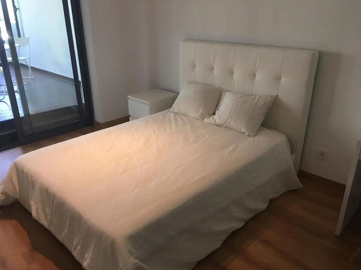 Bedrooms In Modern Guest House Алмада 0*,  Португалия